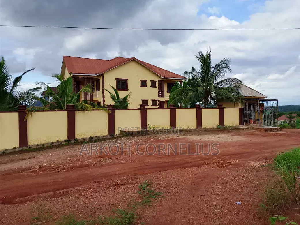 Furnished 8bdrm Mansion in Near Kwanwoma Shs for sale