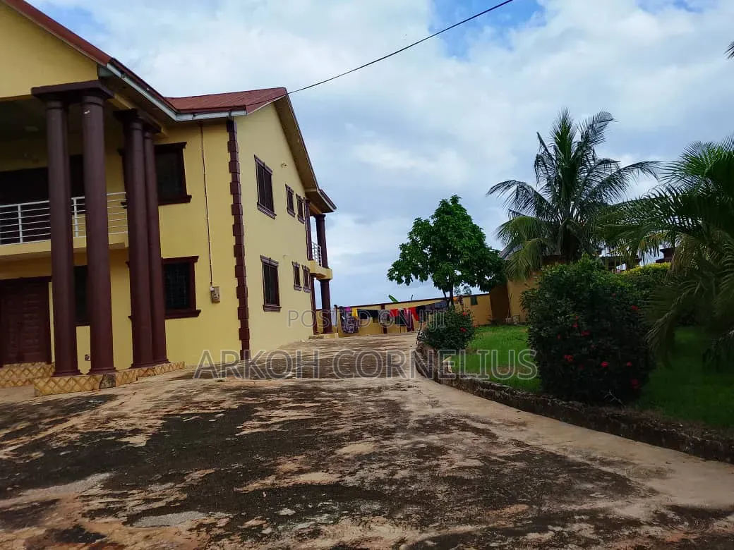 Furnished 8bdrm Mansion in Near Kwanwoma Shs for sale