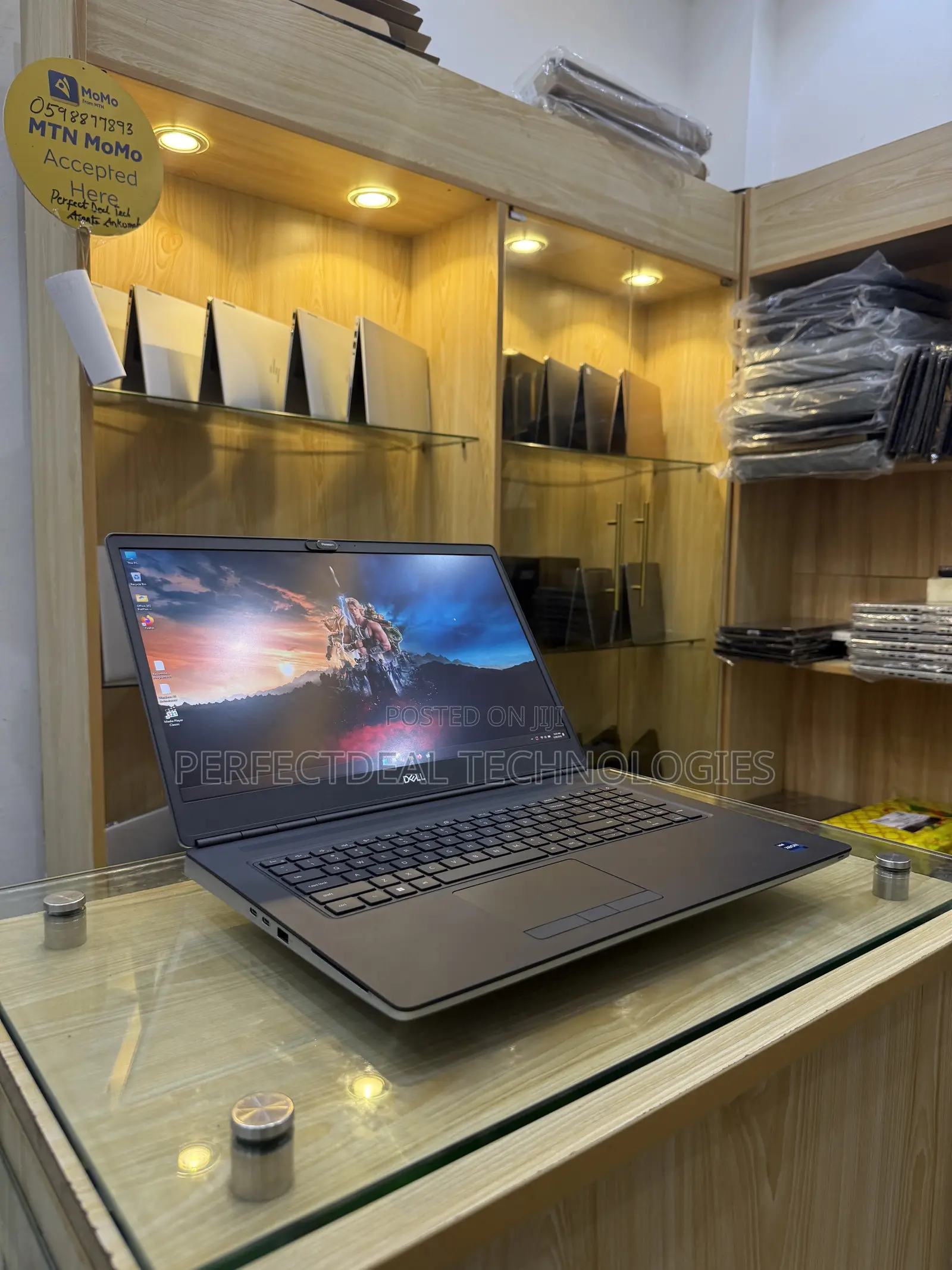 New Laptop Dell Precision 7760 32GB Intel Xeon SSD 1T
