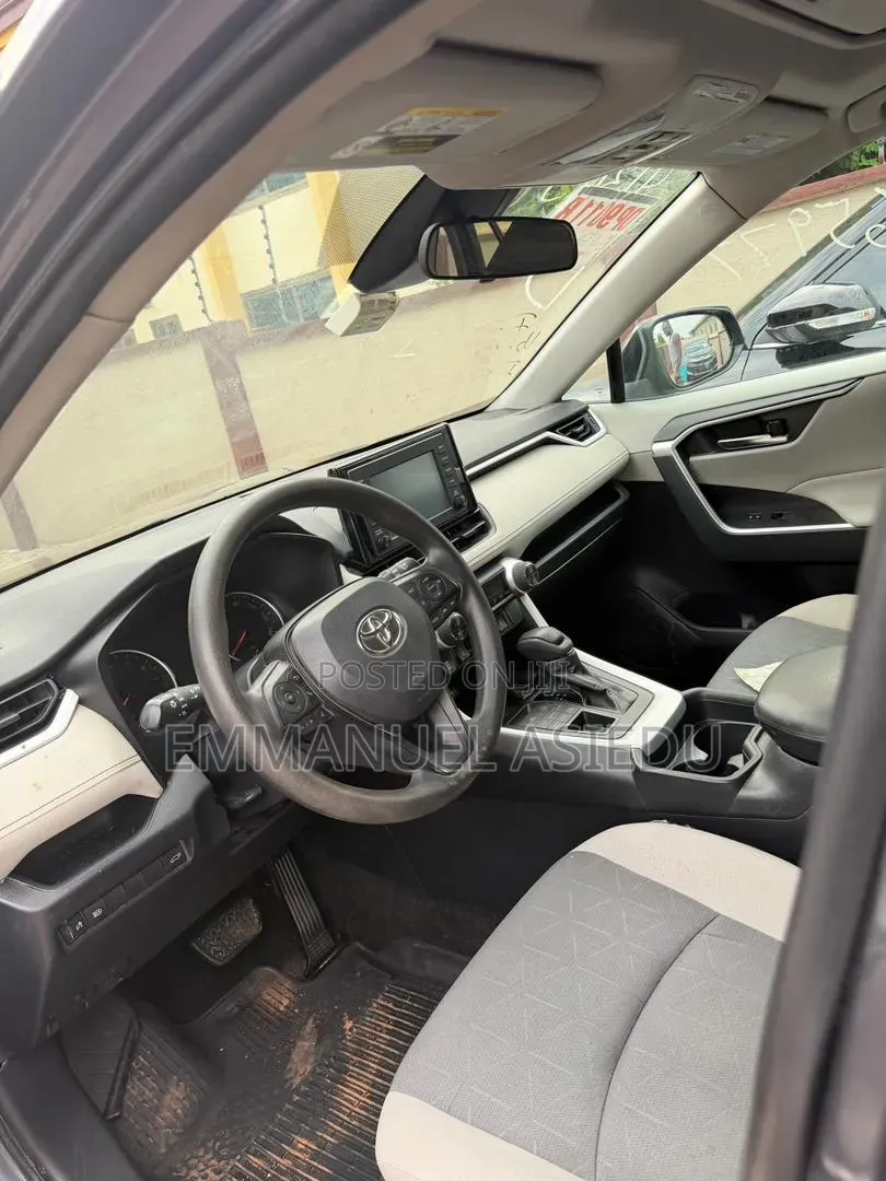 Toyota RAV4 XLE AWD 2019 Gray