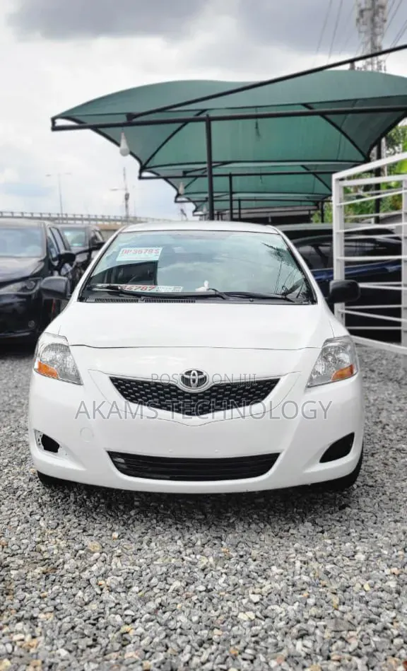 Toyota Yaris 2012 White