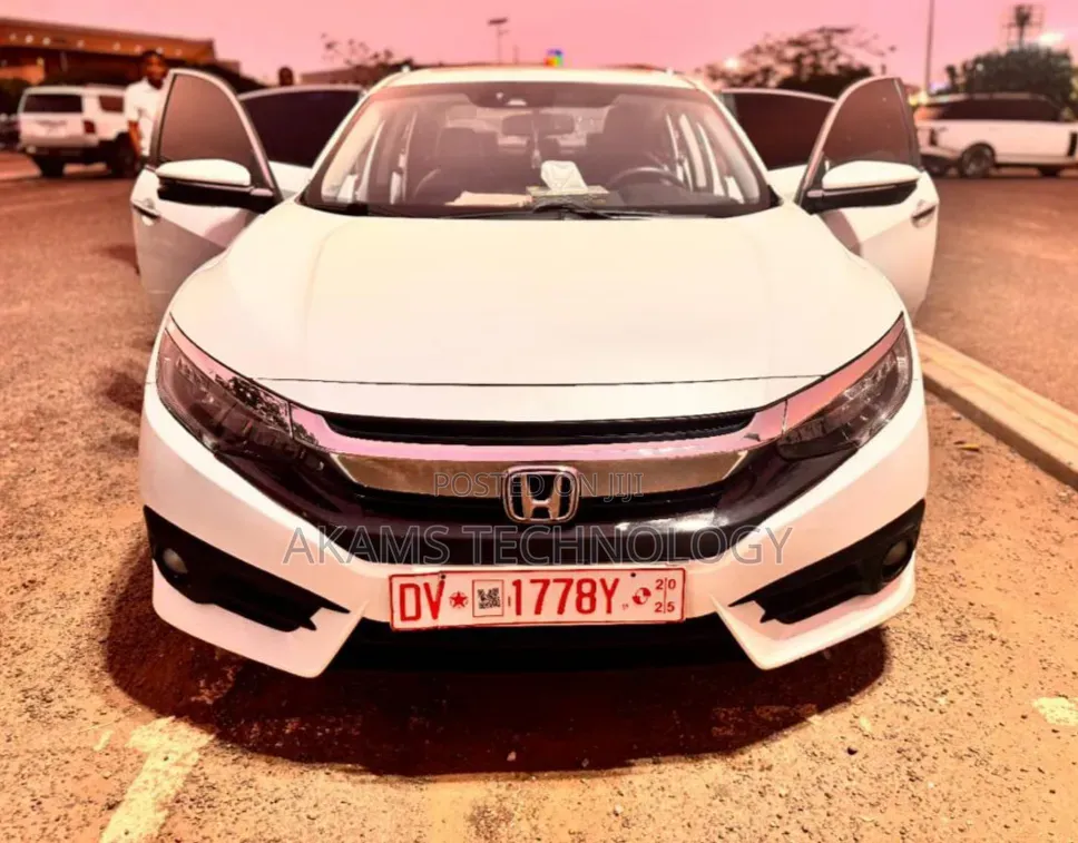 Honda Civic Touring 4dr Sedan (1.5L 4cyl) 2017 White