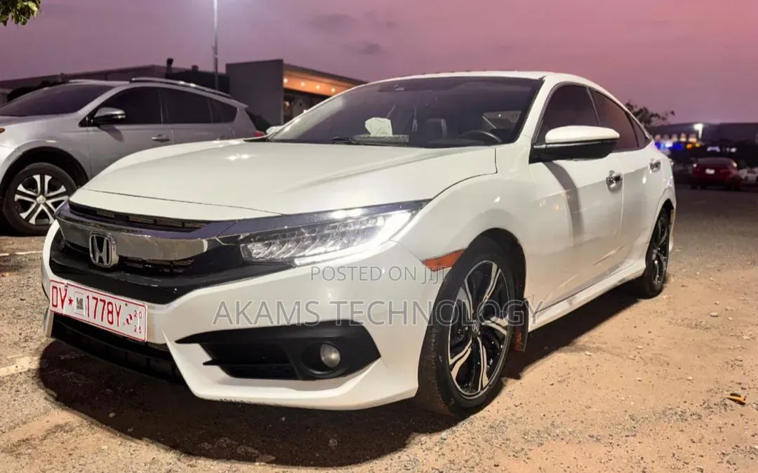 Honda Civic Touring 4dr Sedan (1.5L 4cyl) 2017 White