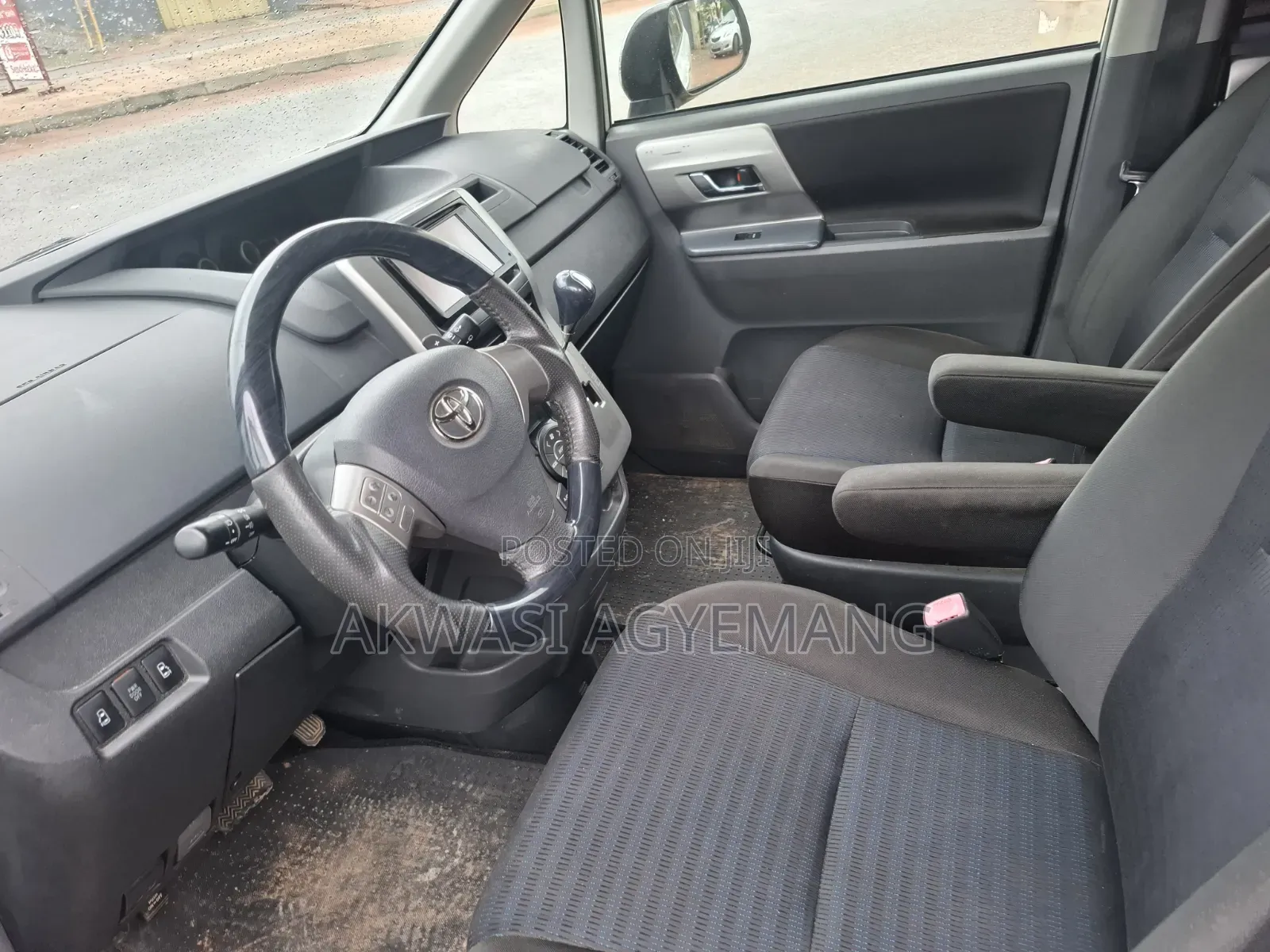 Toyota Voxy 2012 White