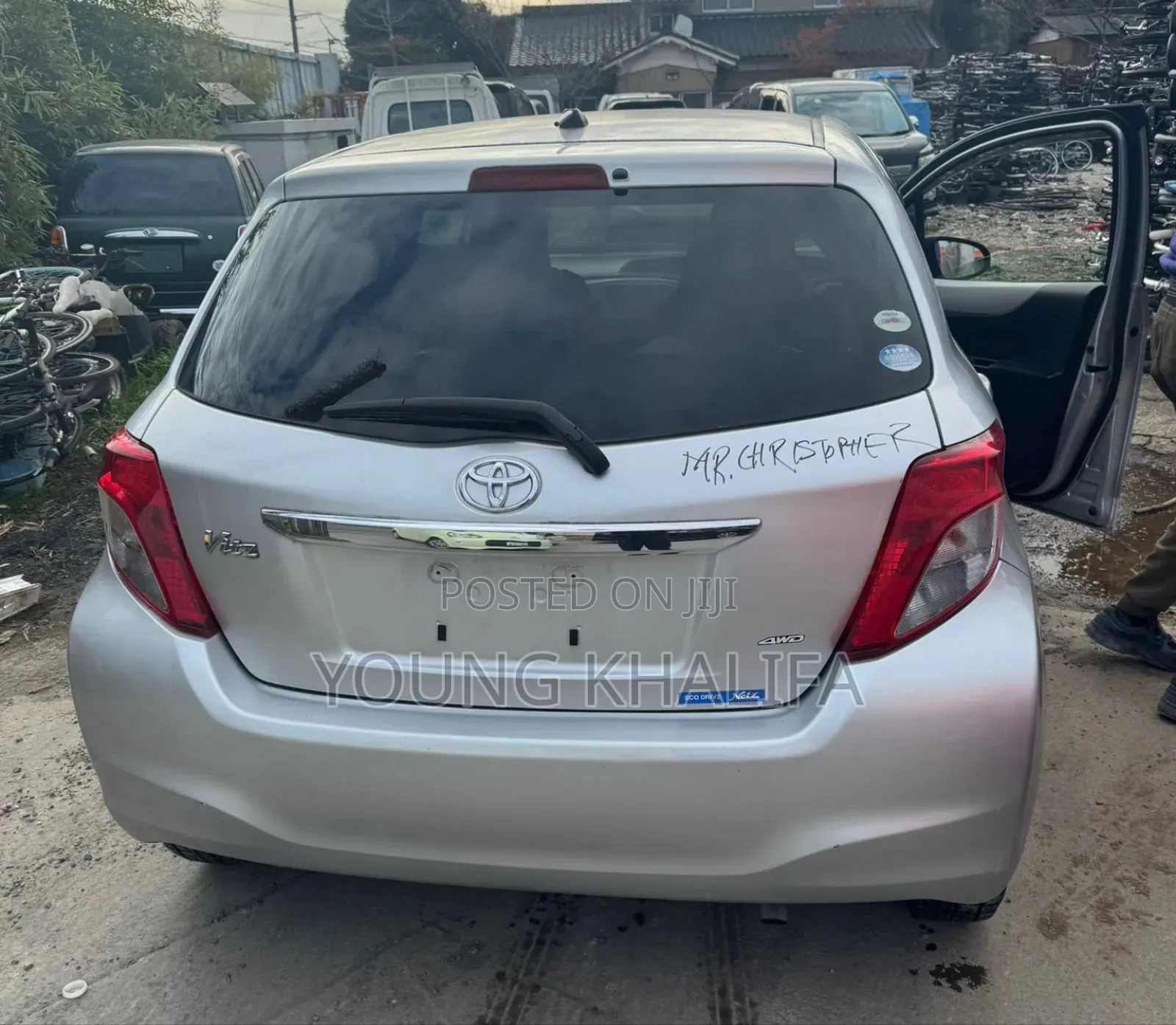 Toyota Vitz 2012 Silver