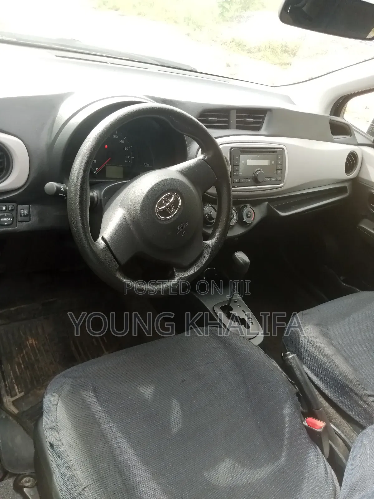 Toyota Vitz 2012 Silver
