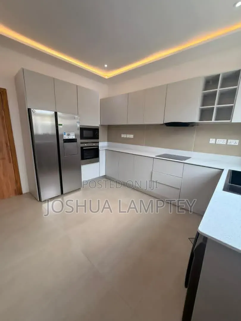 4bdrm Townhouse / Terrace in East Legon A&C Mall for rent