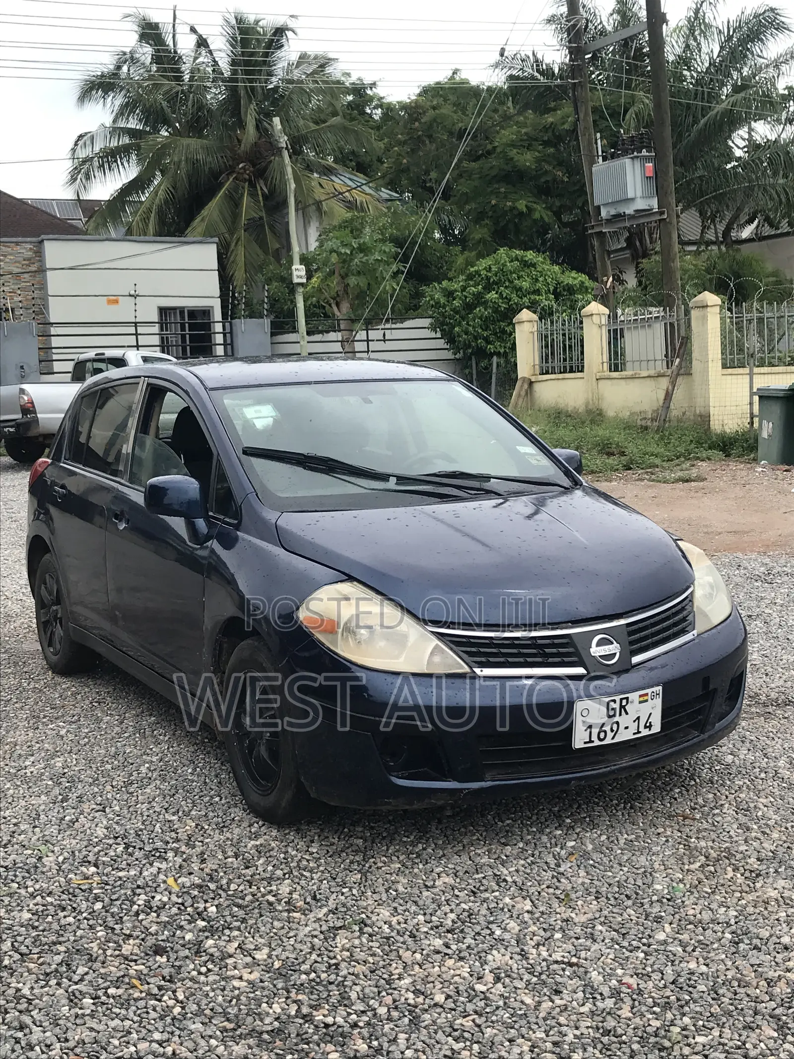 Nissan Versa 2010 Blue