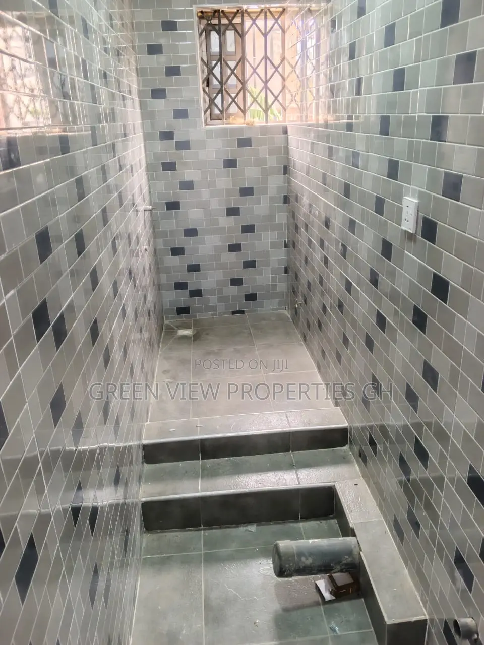 1bdrm Apartment in West Hills Mall Area for rent