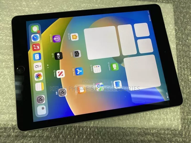 Apple iPad 9.7 64 GB Silver