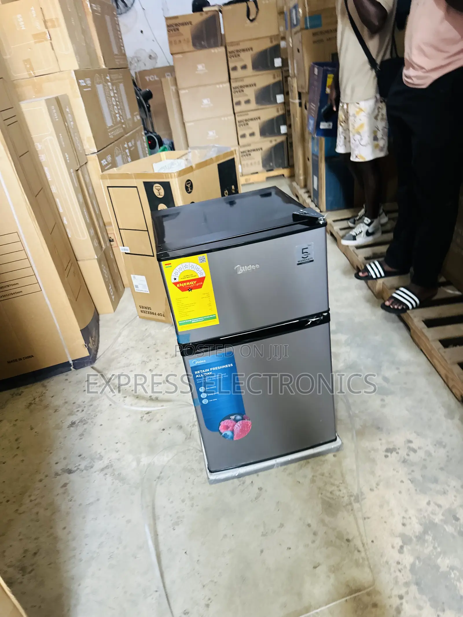 Quality Sleek Dark Grey Color Midea 87l Double Door Table Top