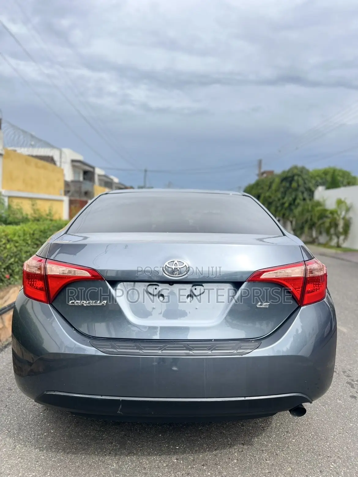 Toyota Corolla LE 4dr Sedan (1.8L 4cyl CVT) 2017 Gray