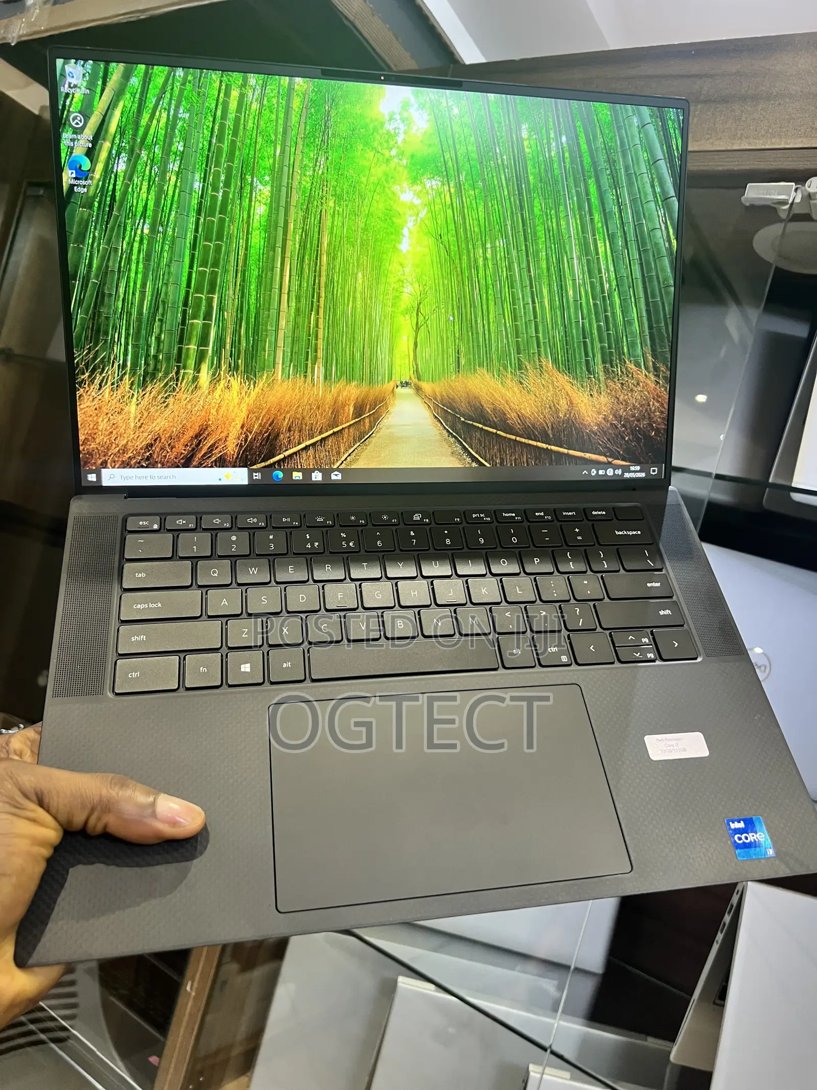 Laptop Dell Precision 5560 32GB Intel Core i7 SSD 512GB