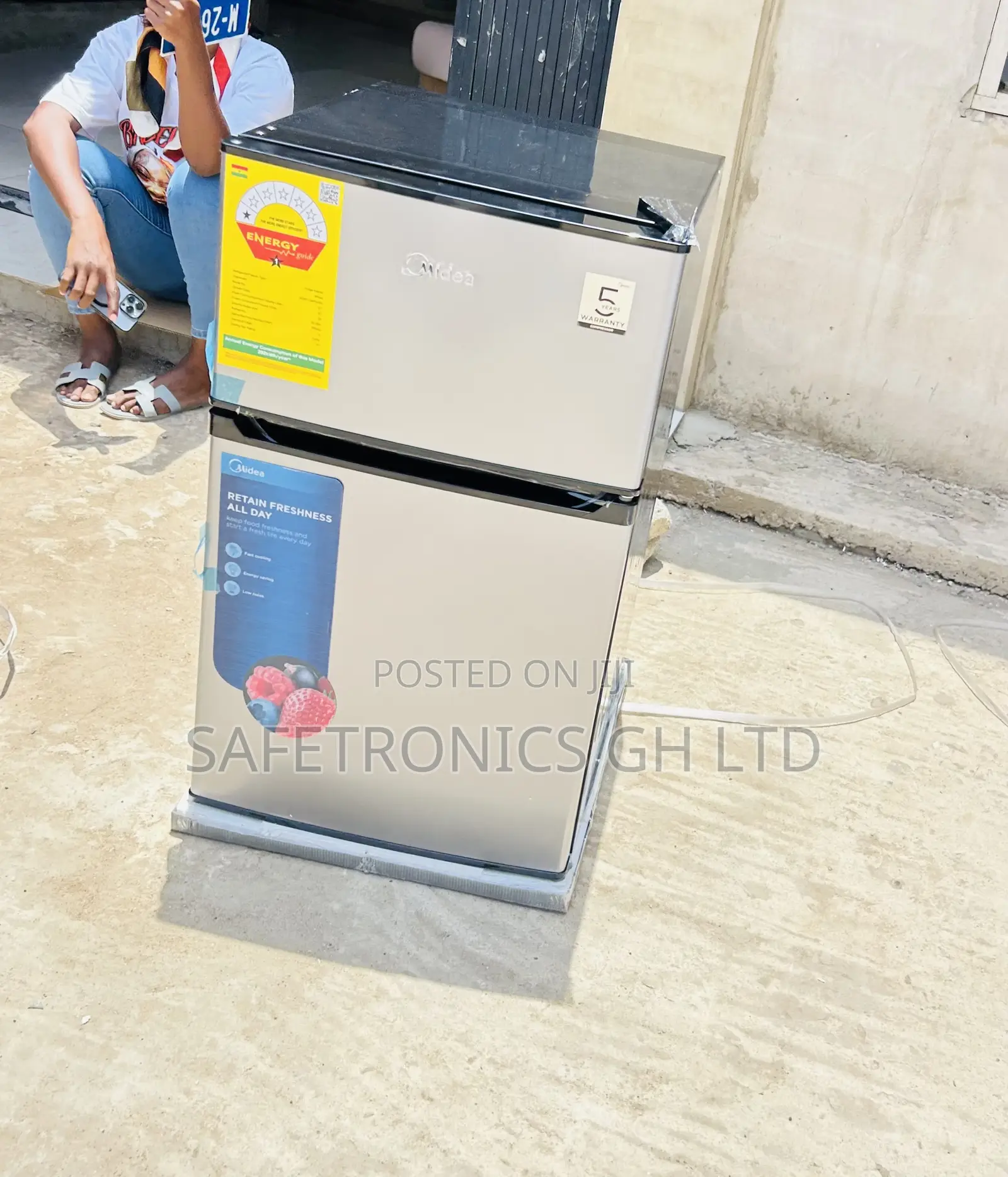 Grab Midea 87ltr Double Door Table Top Fridge Hd-113f(N)