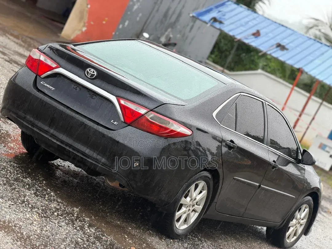 Toyota Camry LE 4dr Sedan (2.5L 4cyl 6A) 2017 Gray