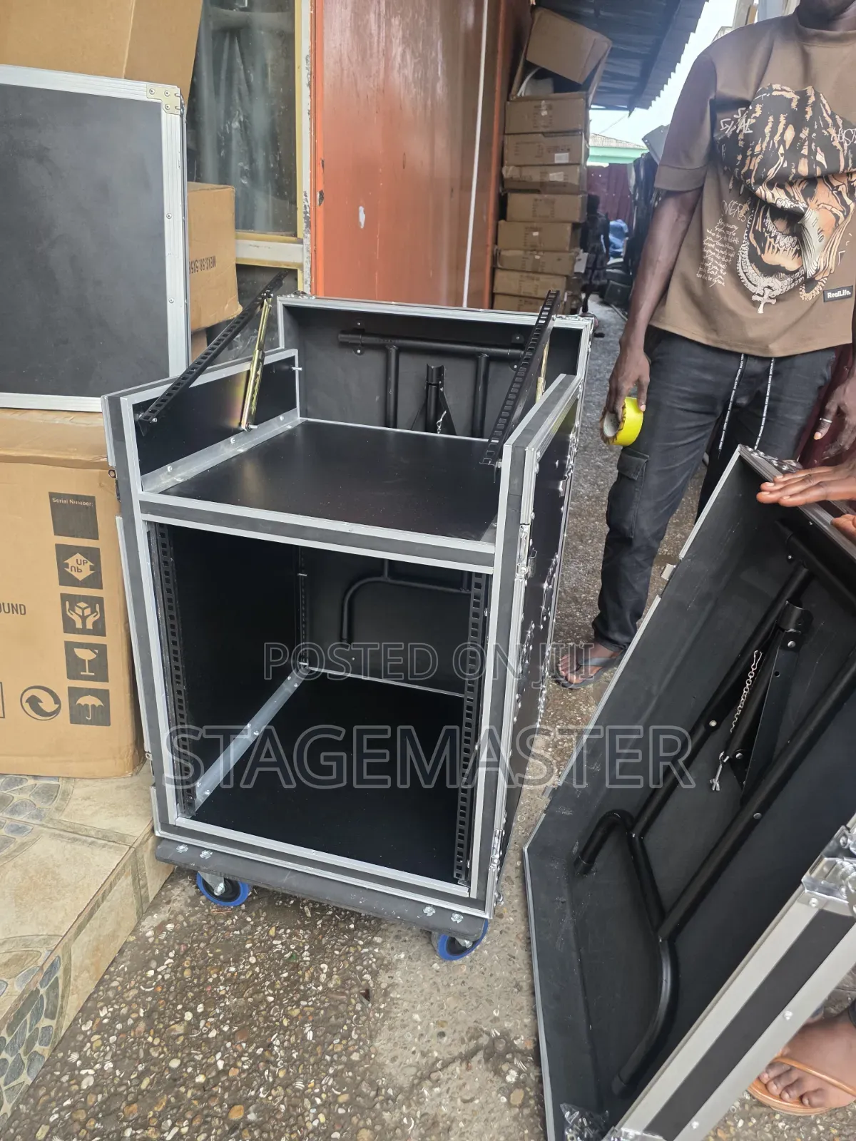 16 Unit Rack