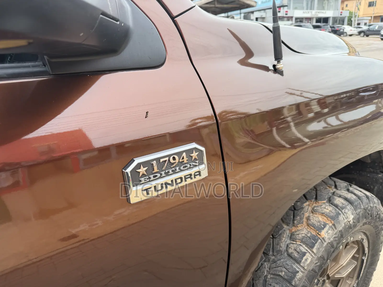 Toyota Tundra 1794 4dr CrewMax 4WD SB (5.7L 8cyl 6A) 2014 Brown