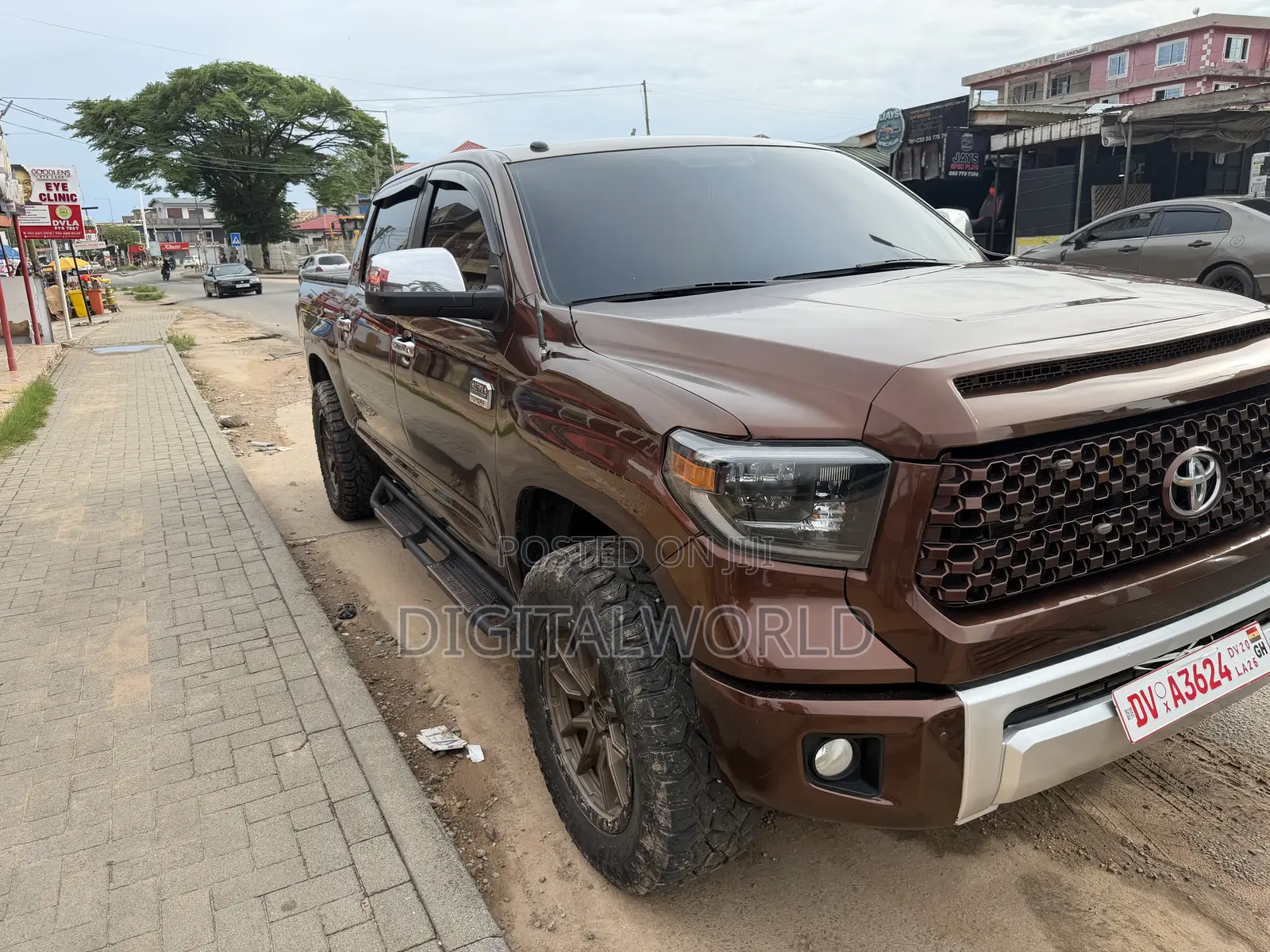 Toyota Tundra 1794 4dr CrewMax 4WD SB (5.7L 8cyl 6A) 2014 Brown