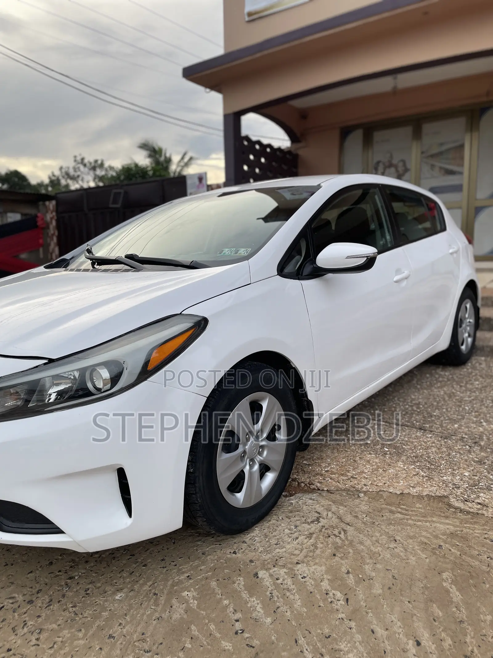Kia Forte SX Hatchback 2017 White
