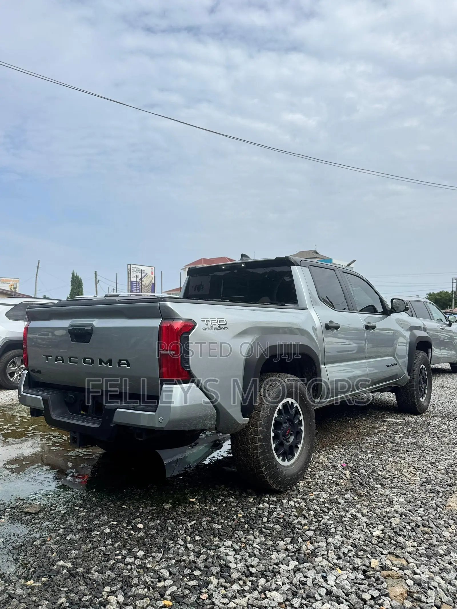 Toyota Tacoma 2024 Silver