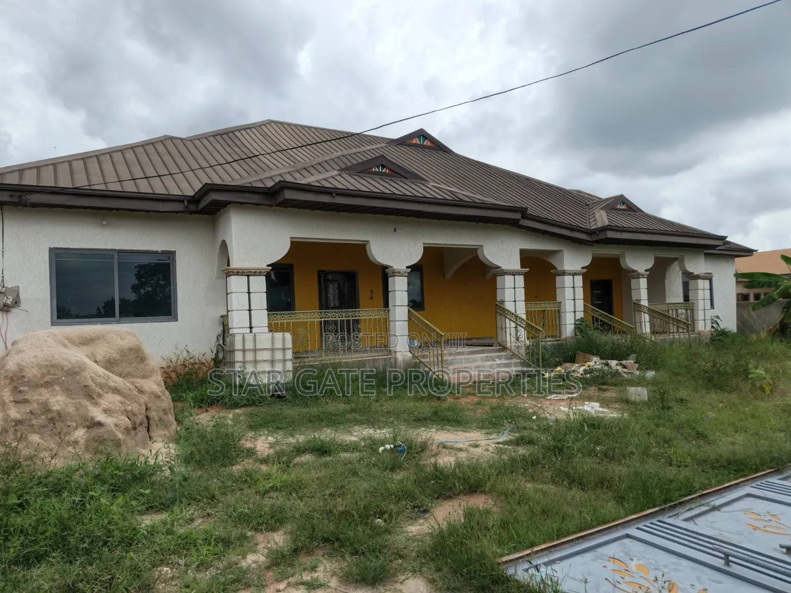 10bdrm House in Adesina ( Near, Kumasi Metropolitan for sale