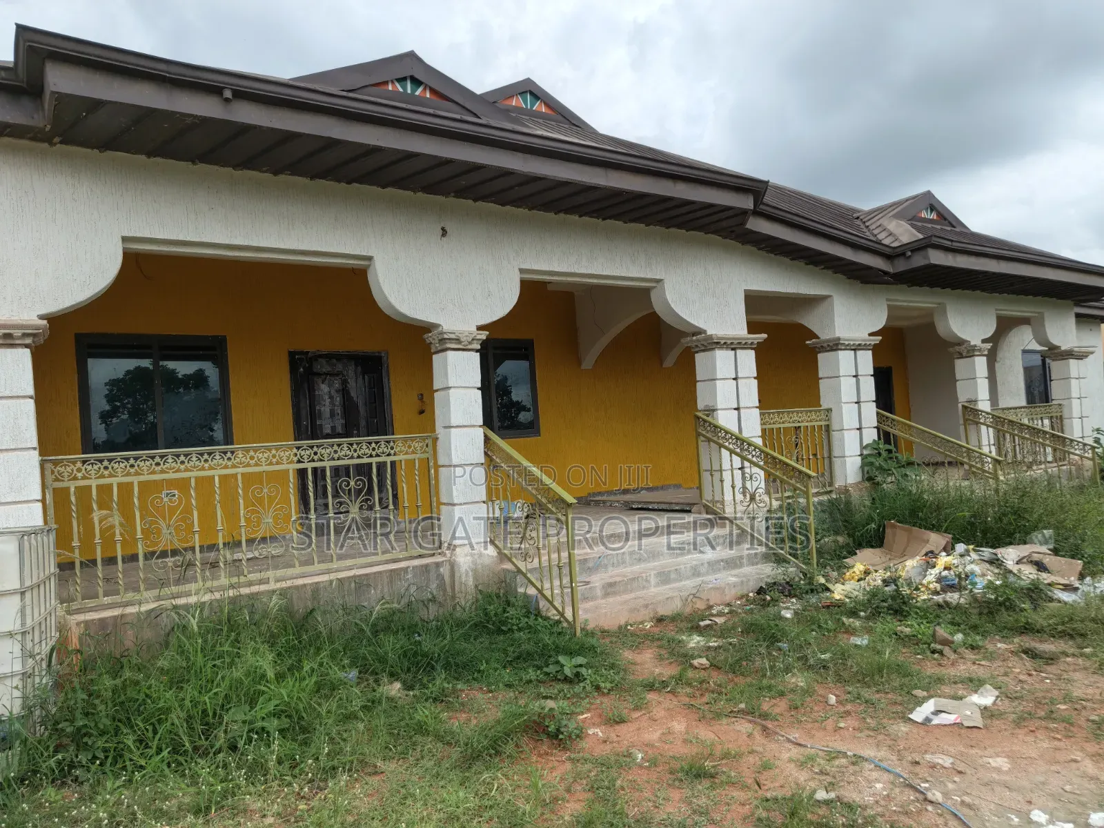 10bdrm House in Adesina ( Near, Kumasi Metropolitan for sale