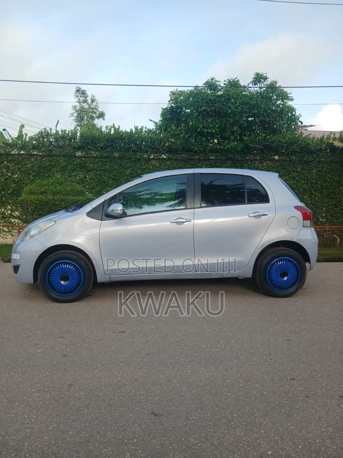 Toyota Vitz 2010 Pearl