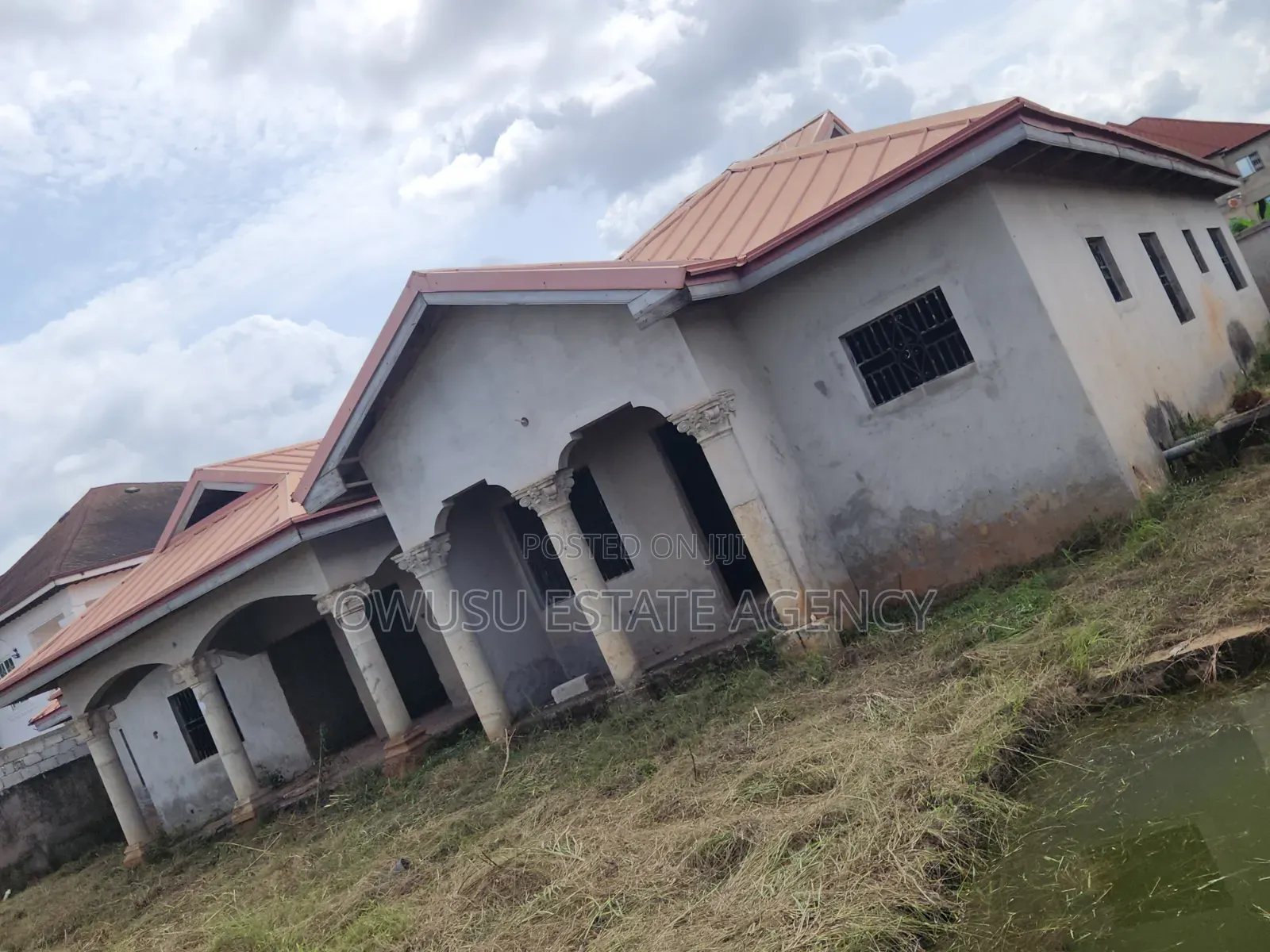 6bdrm House in Santasi Kokobeng, Kumasi Metropolitan for sale