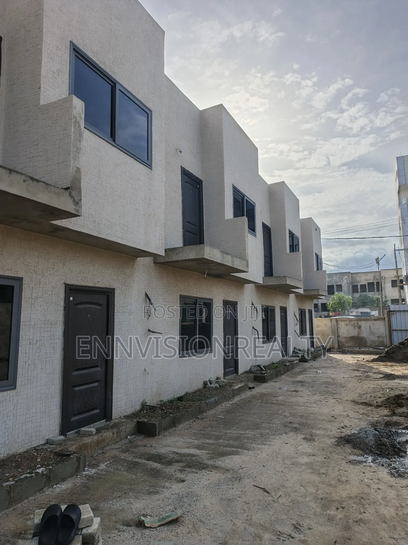 2bdrm Townhouse/Terrace in Accra Metropolitan for sale