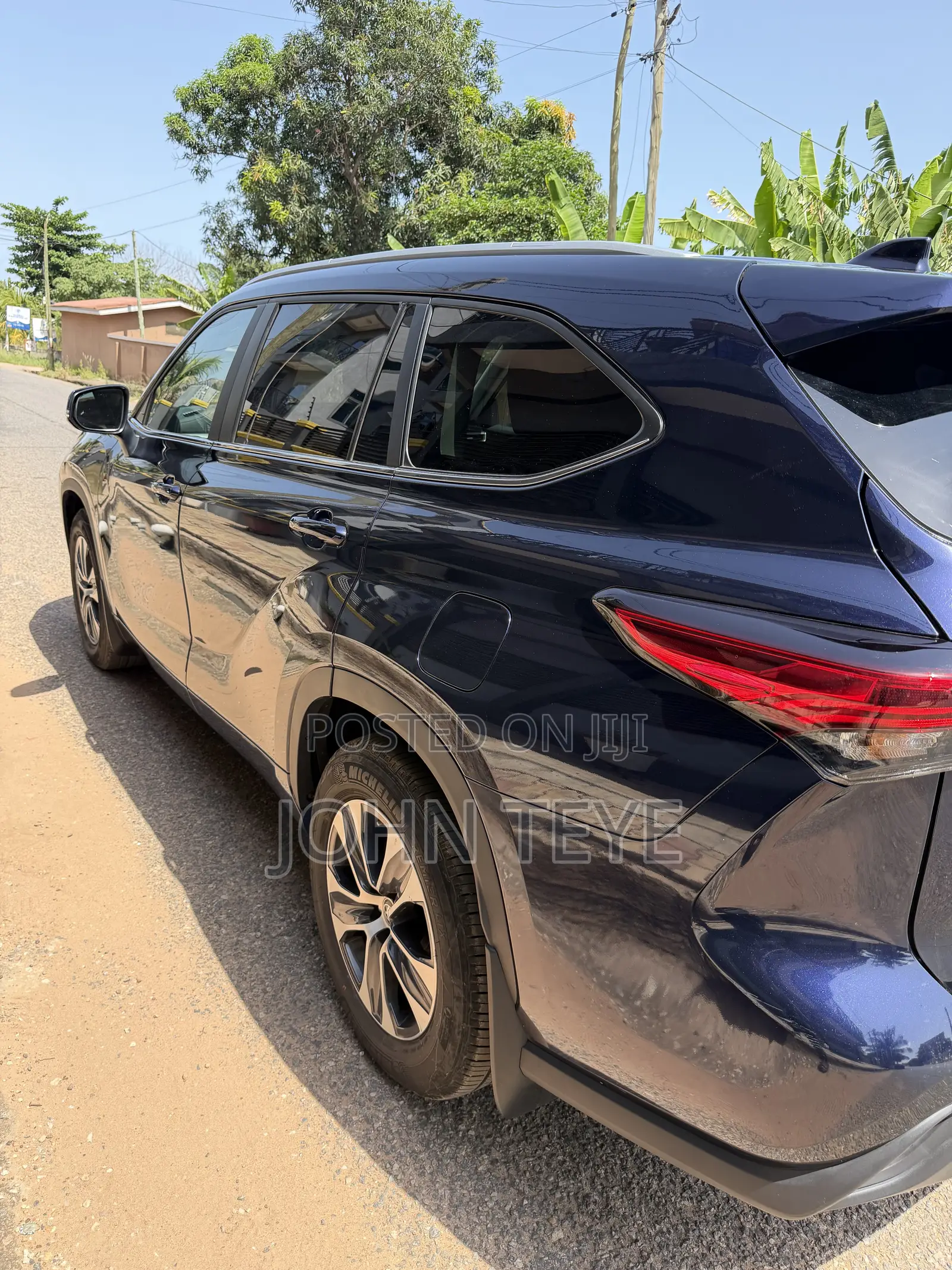Toyota Highlander XLE AWD 2023 Blue