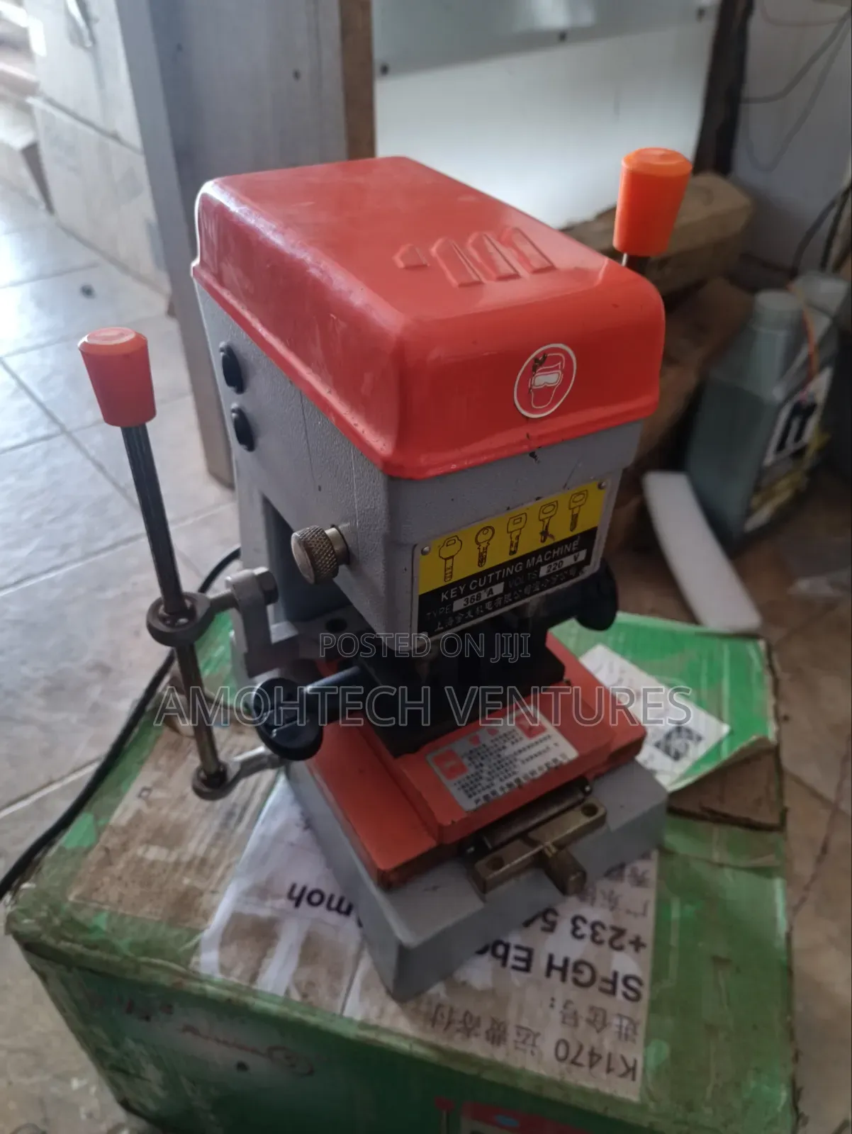 Key Cutting Machine And Duplicate