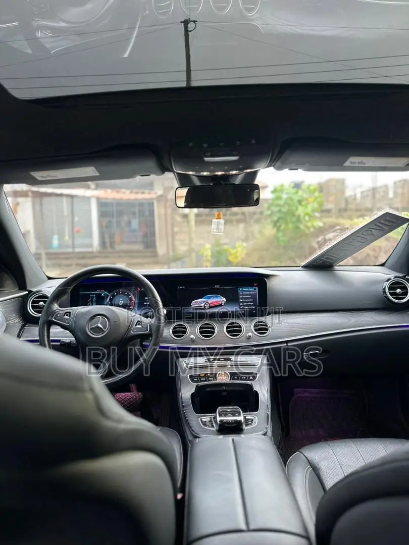 Mercedes-Benz E300 2019 White