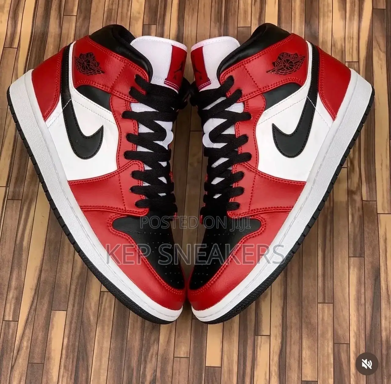Nike Air Jordan 1 Mid "Chicago Black Toe”