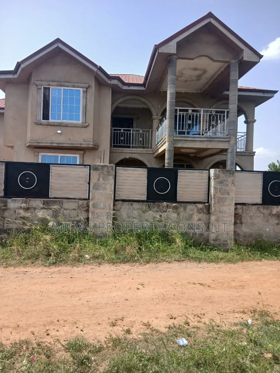 6bdrm House in Mataheko, Afienya for sale