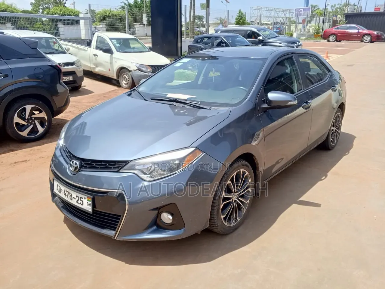 Toyota Corolla S 4dr Sedan (1.8L 4cyl CVT) 2015 Gray