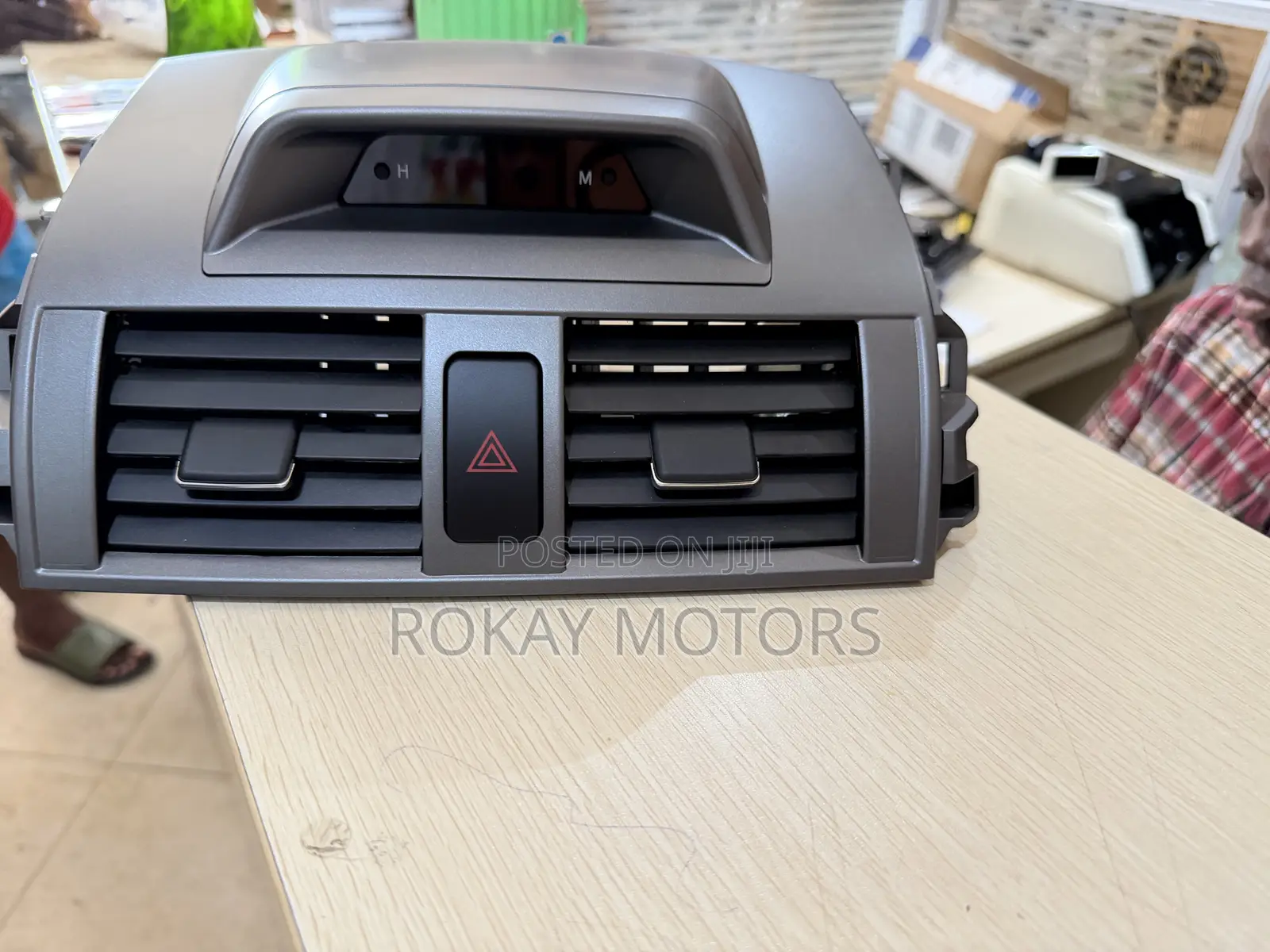 Corolla 2011,2012,2013 Ac Vent /Dashboard Clock Vent