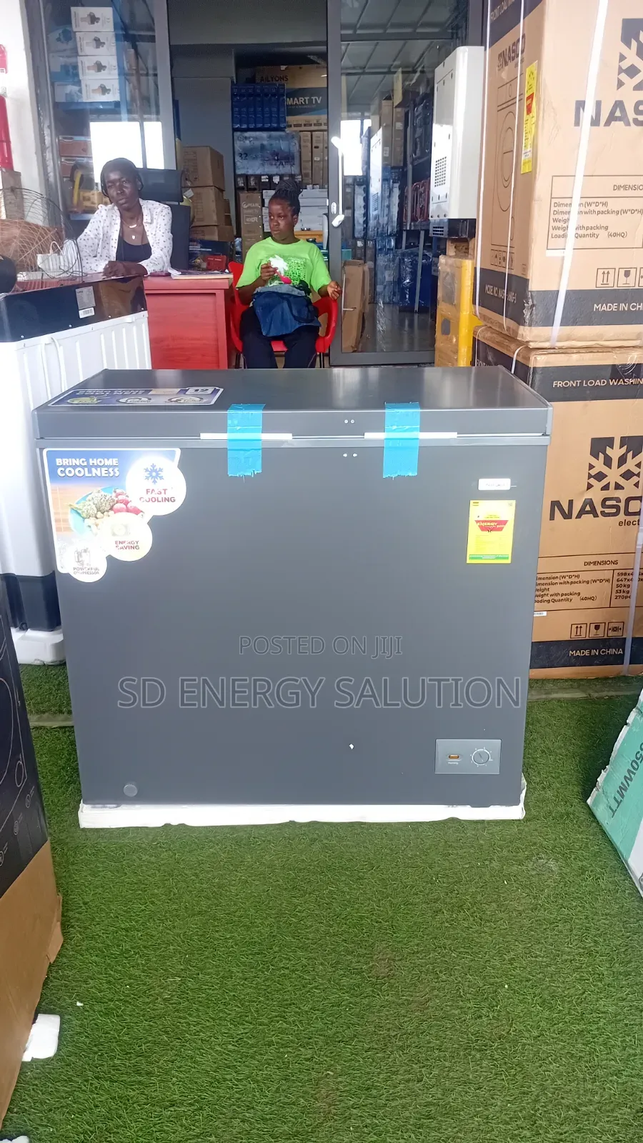 Spacious Nasco Freezer for Frozen Foods Drinks