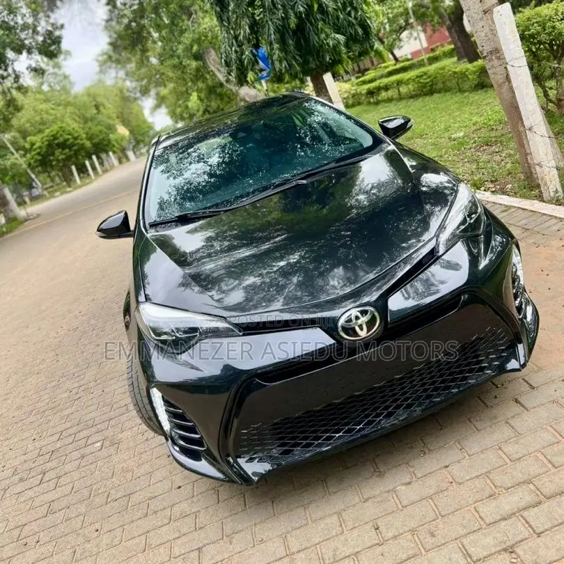 Toyota Corolla SE (1.8L 4cyl 6M) 2019 Black