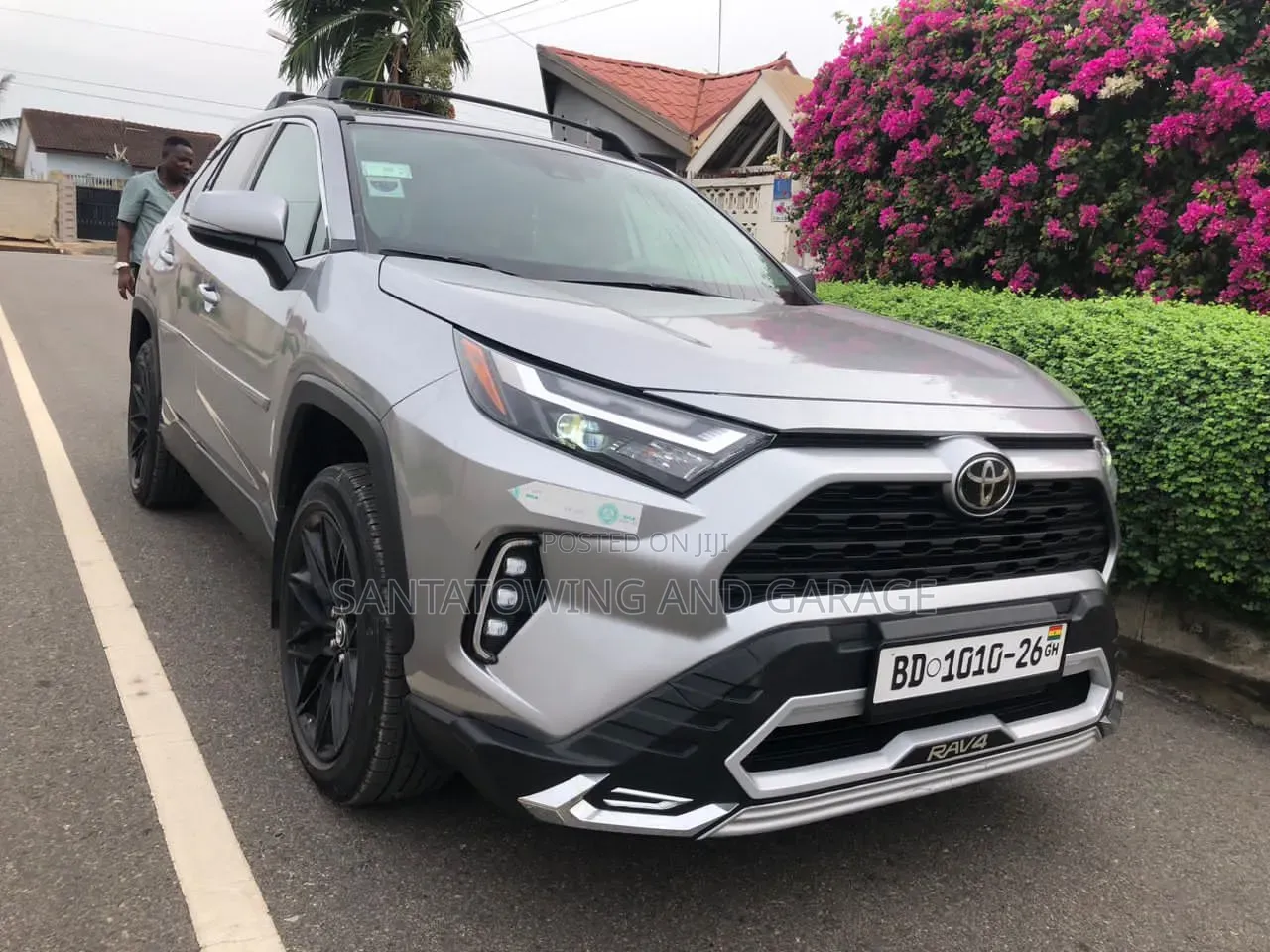 Toyota RAV4 XLE Premium AWD 2024 Gray