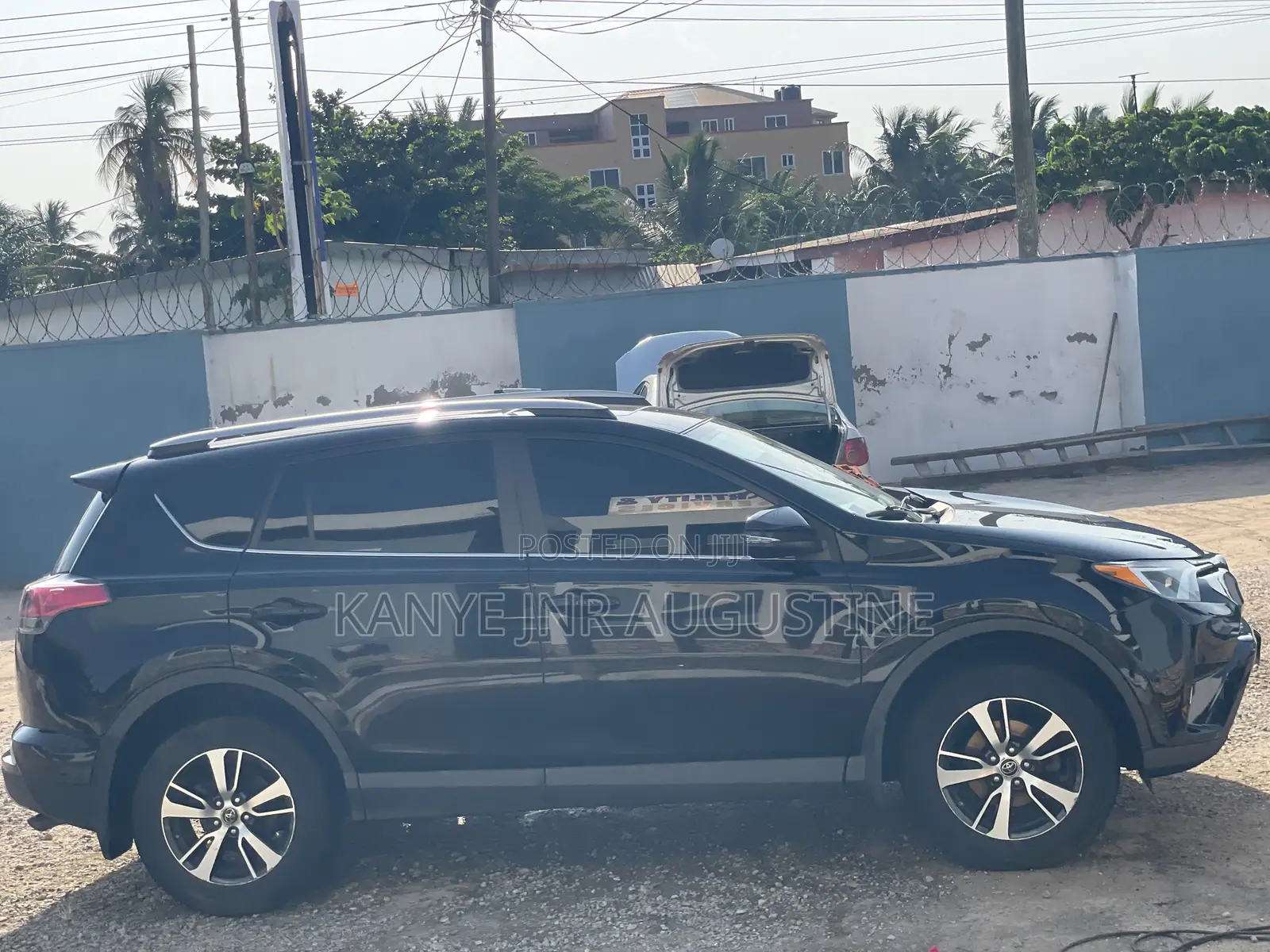 Toyota RAV4 XLE AWD (2.5L 4cyl 6A) 2017 Black