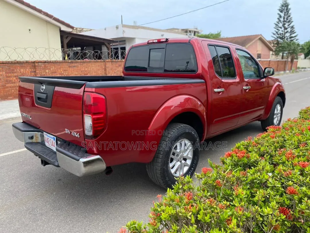 Nissan Frontier 2016 Red