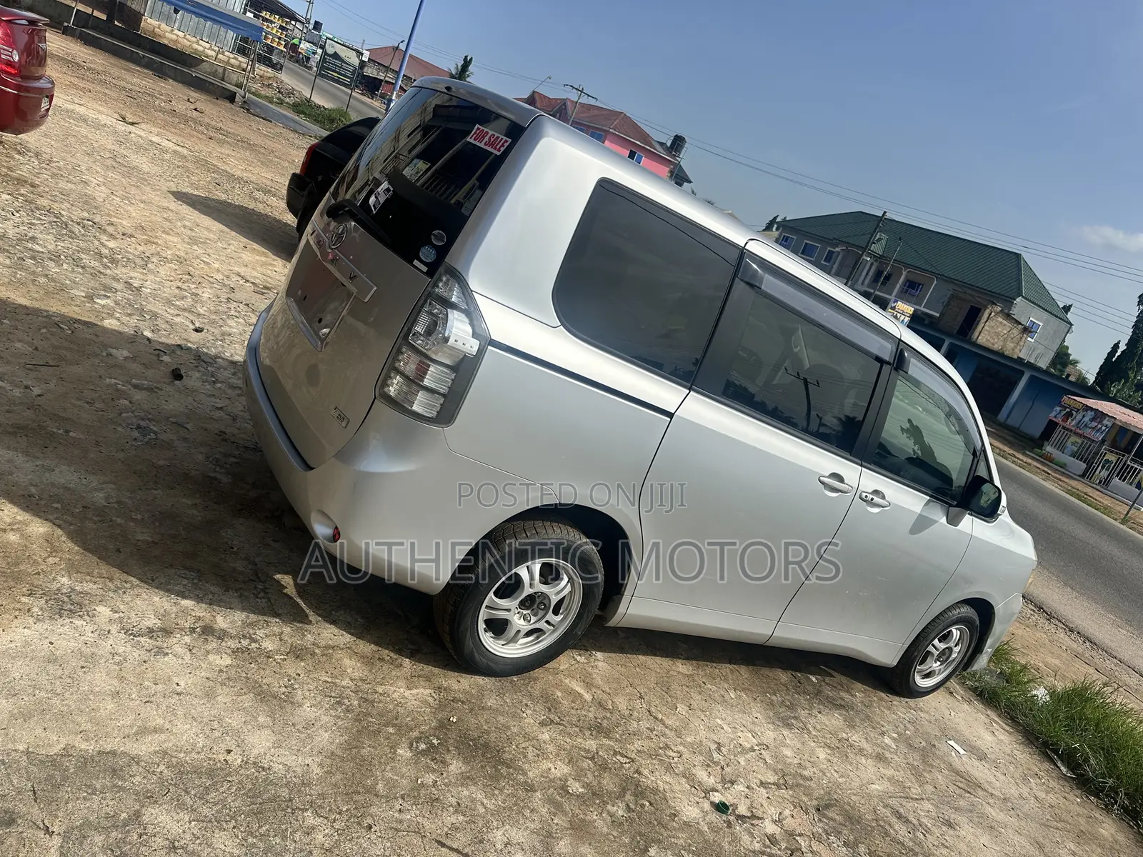 Toyota Voxy 2010 Silver