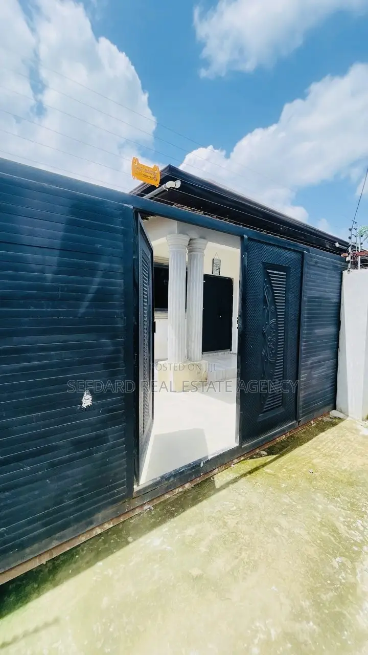 3bdrm House in Sefdard Properties, Amasaman for sale
