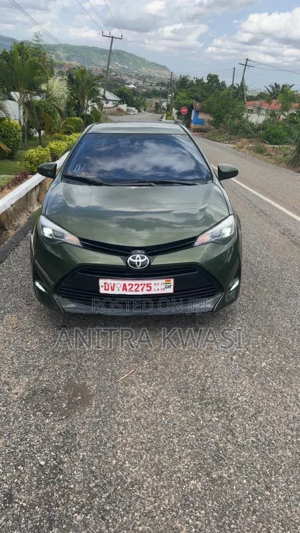 Toyota Corolla 2017 Green