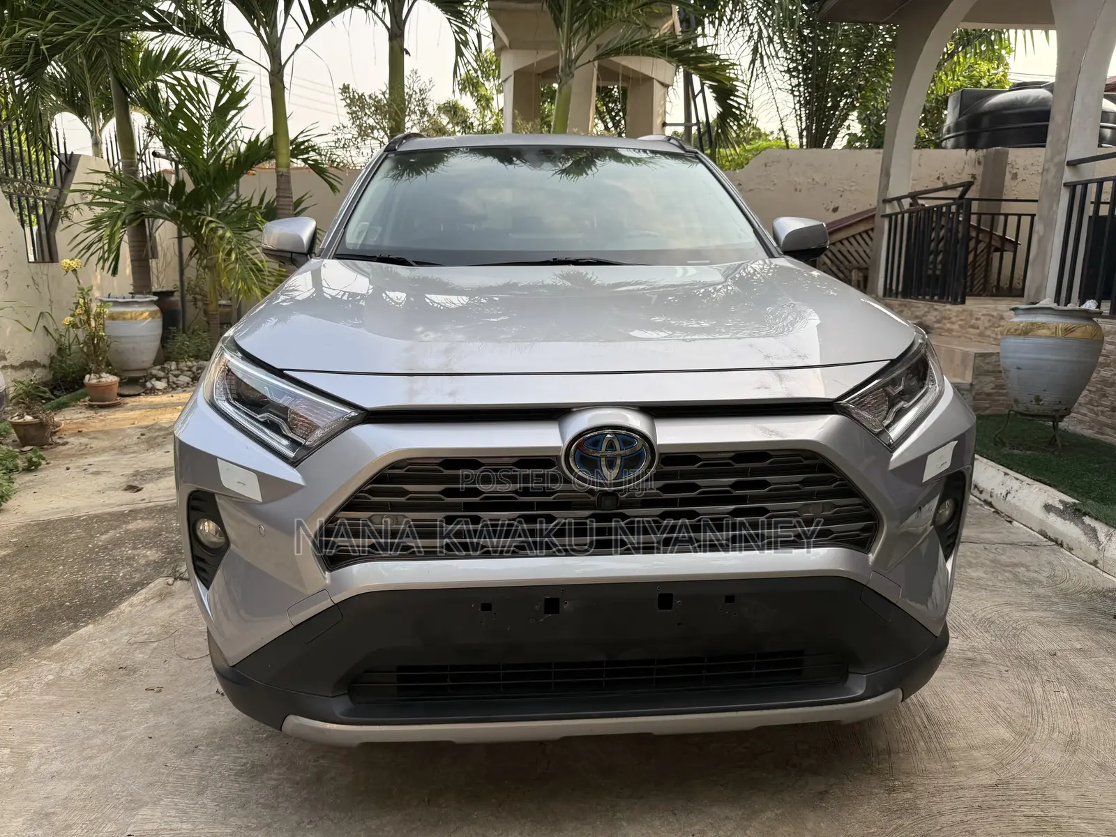 Toyota RAV4 Hybrid 2024 Silver