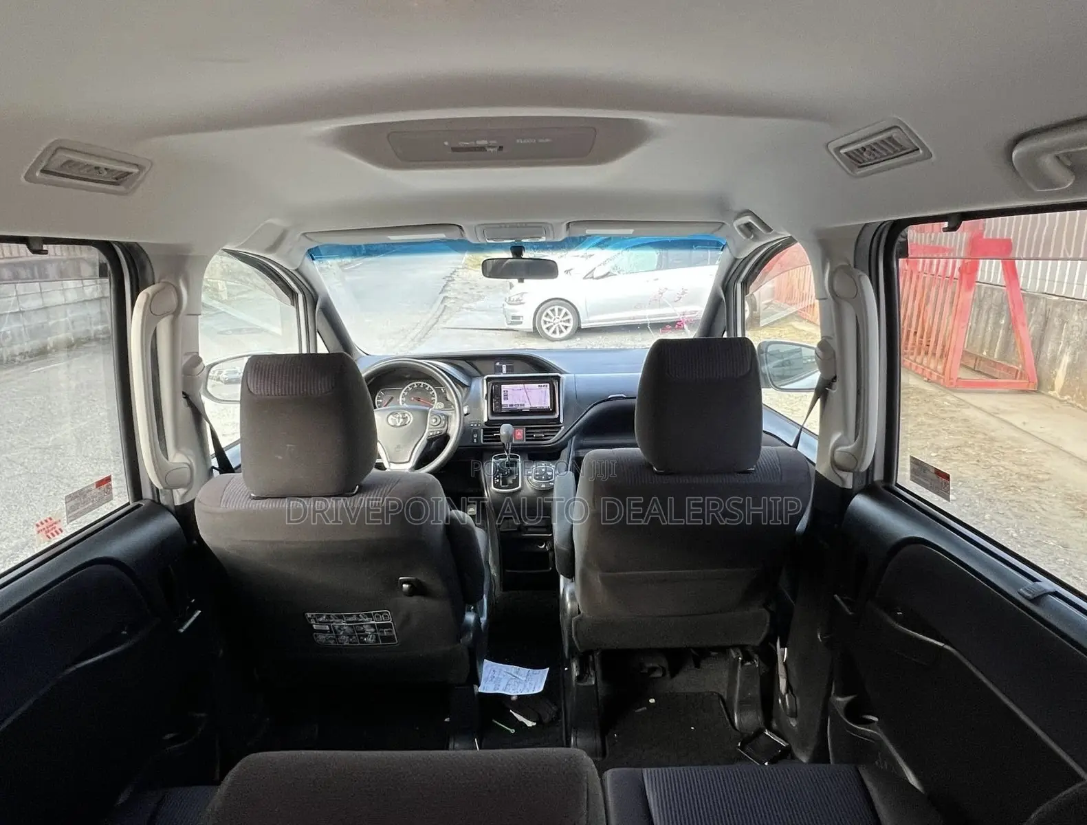 Toyota Voxy 2016 Silver