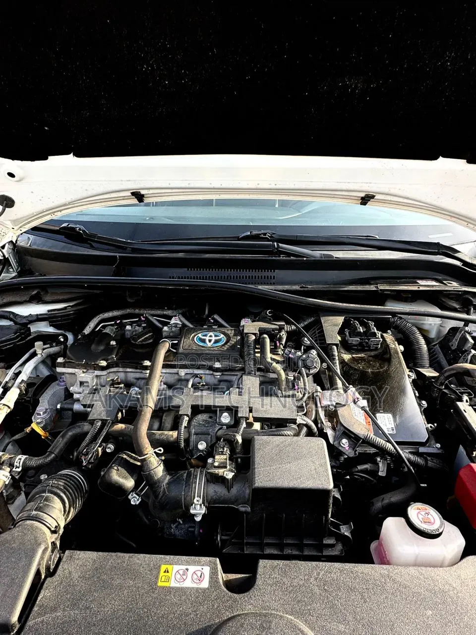 Toyota Corolla SE (1.8L 4cyl 2A) 2018 White