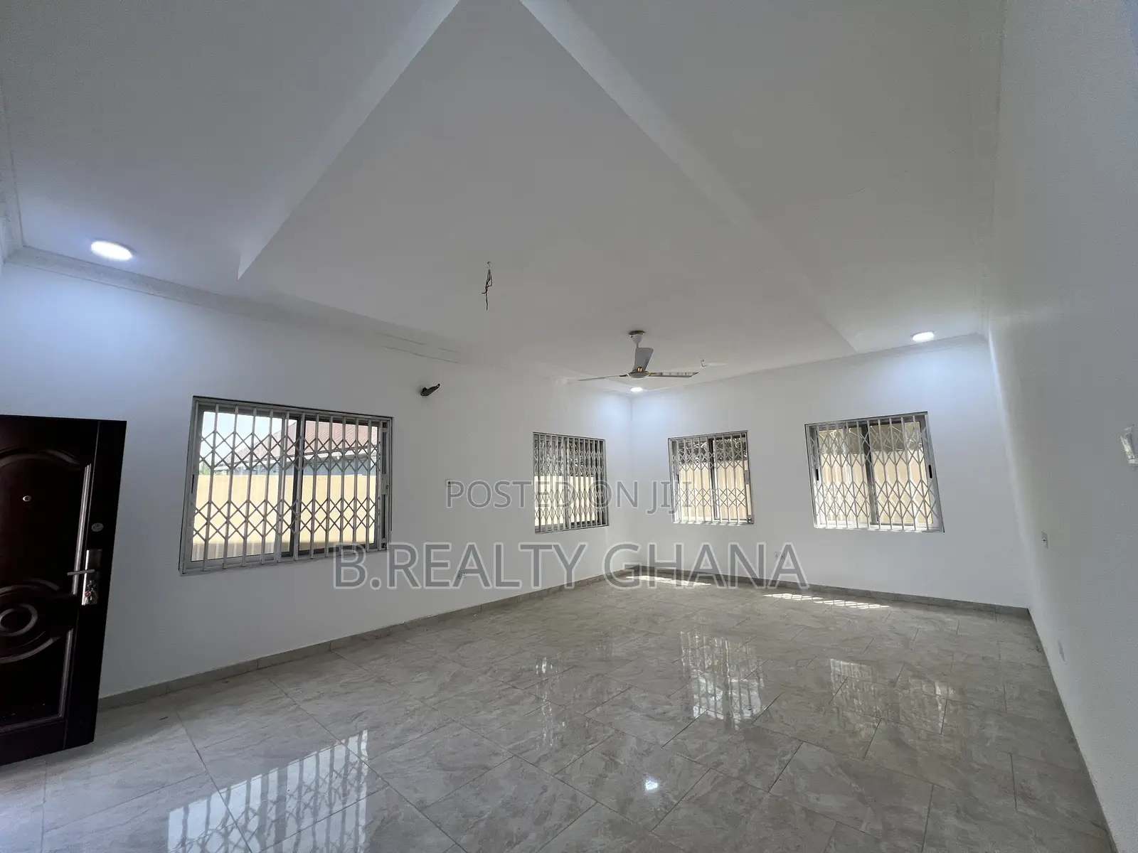 3bdrm House in Green Hotel Stretch, Spintex for rent