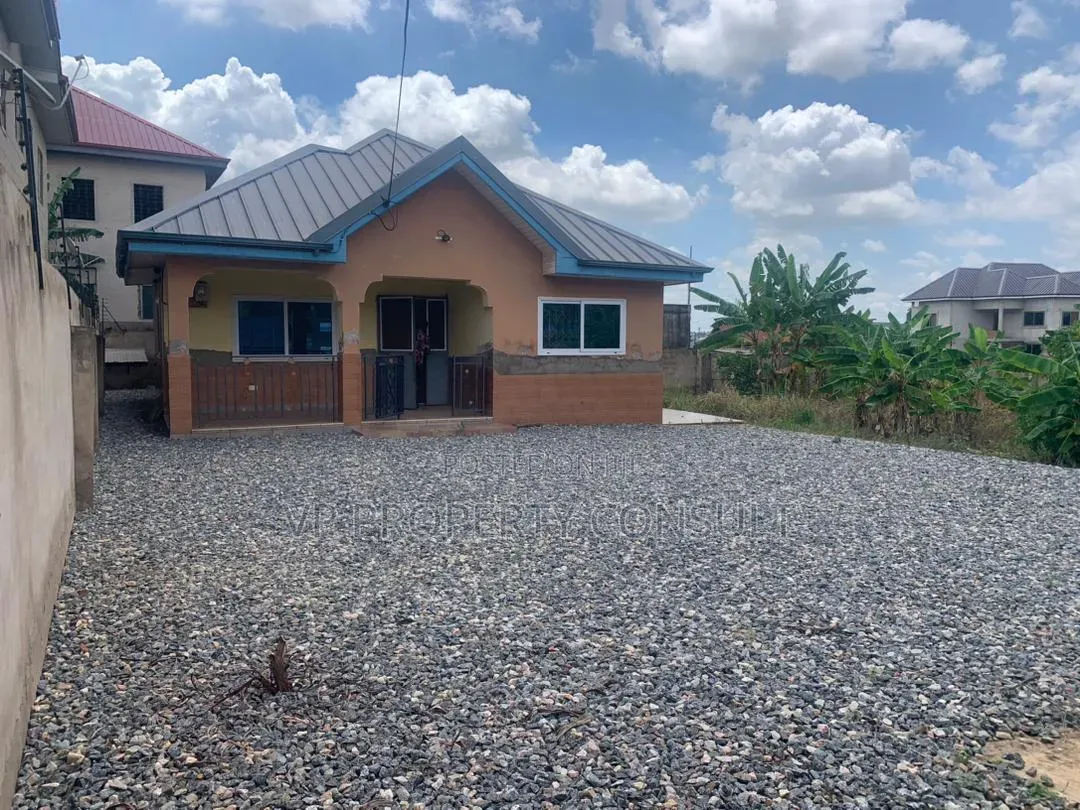 3bdrm House in Oyarifa Mall Area for sale