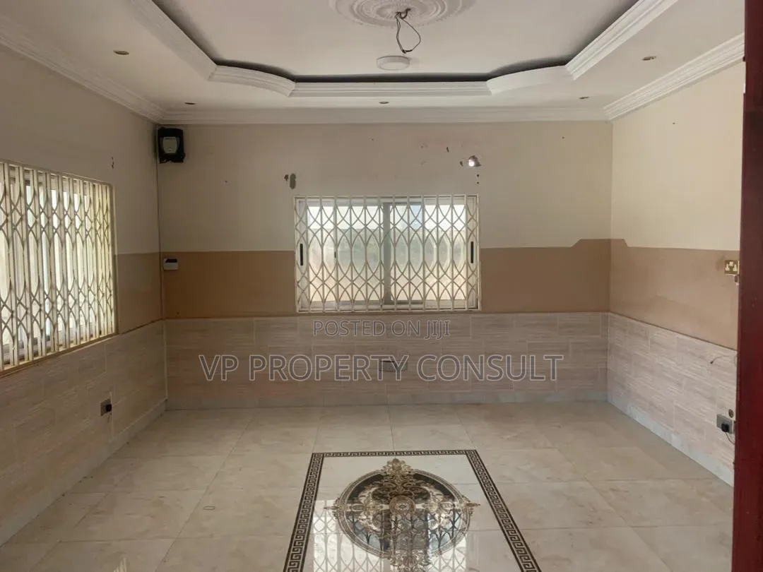 3bdrm House in Oyarifa Mall Area for sale
